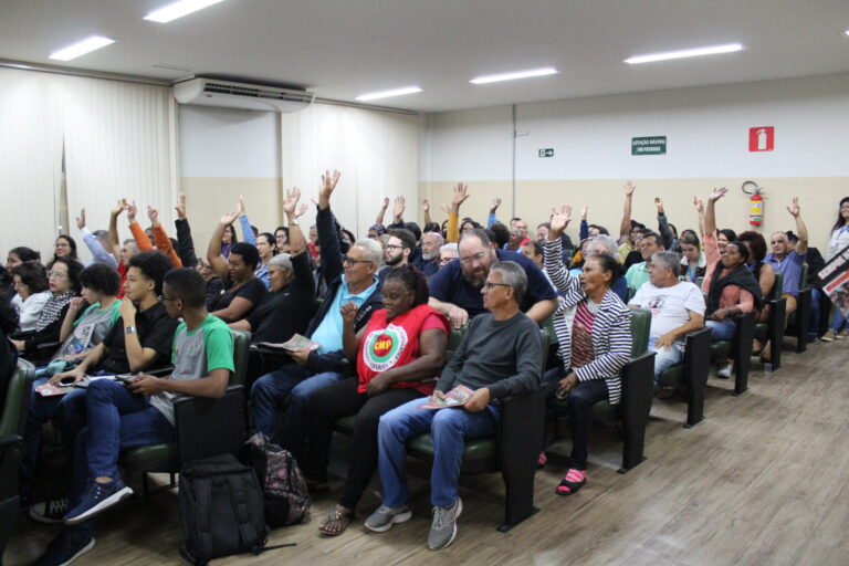 Seminário Regional Vale do Aço: educação, saúde e indenizações são pautas das pessoas atingidas para a repactuação