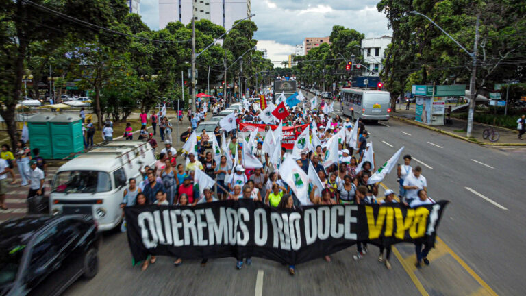 Caminhada por “Indenização Justa” ocupa ruas e marca cobrança por direitos a representantes da União