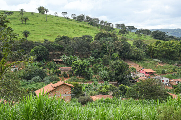 PCTs atingidos por grandes empreendimentos: a situação de comunidades quilombolas em Brumadinho
