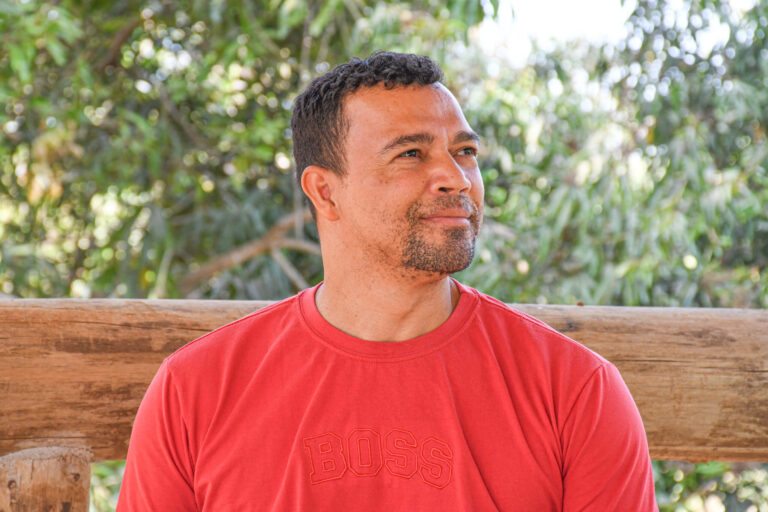 Histórias Atingidas: A Jornada de Adilson entre a terra e o rio 