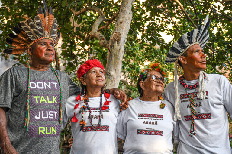 Histórias Atingidas: Raízes dos Aranã – Onde a terra grita e a memória floresce